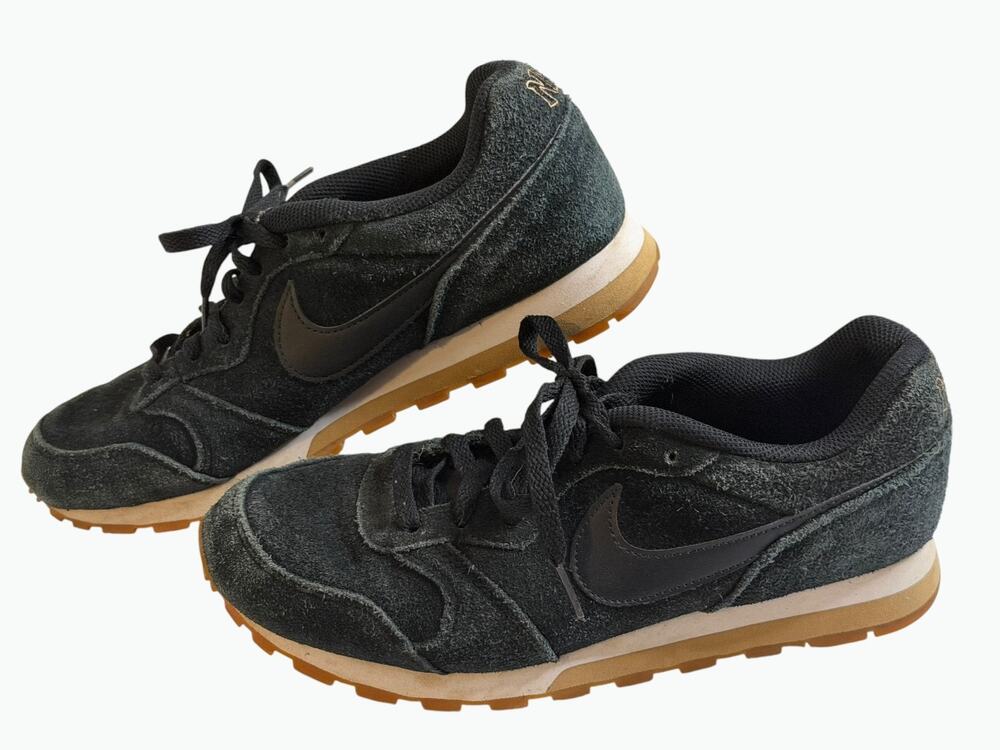 Nike MD Runner 2 SE Casual Sneakers, AQ9121-001, Black, Suede, Womens Size 9